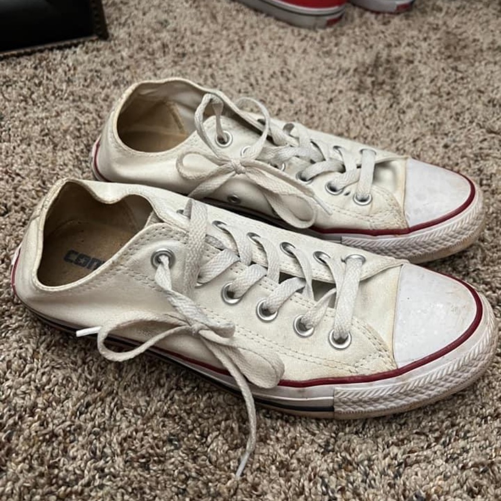 Womens Converse size 8